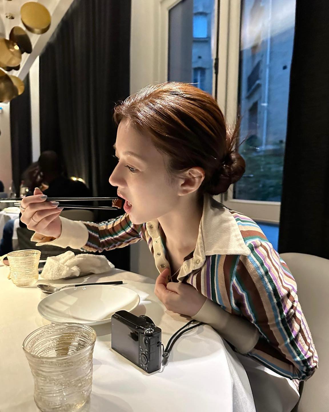 긱시크 트렌드템👔핏한 패턴 셔츠
또다른 긱시크템인 안경과 매치하거나 윗 단추 풀어 포인트👩🏻‍🏫✔️ 이미지