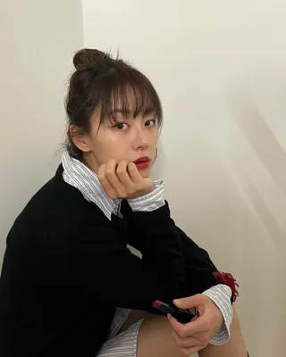 봄셔츠 레이어드 꿀조합 5가지👔
셔츠 하나로 클래식 무드부터 힙한 봄코디까지🌱 다양하게 입자
1. 셔츠 + 니트
2. 셔츠 + 니트조끼
3. 셔츠 + 미니 원피스
4. 셔츠 + 뷔스티에
5. 셔츠 + 니트 튜브탑 이미지