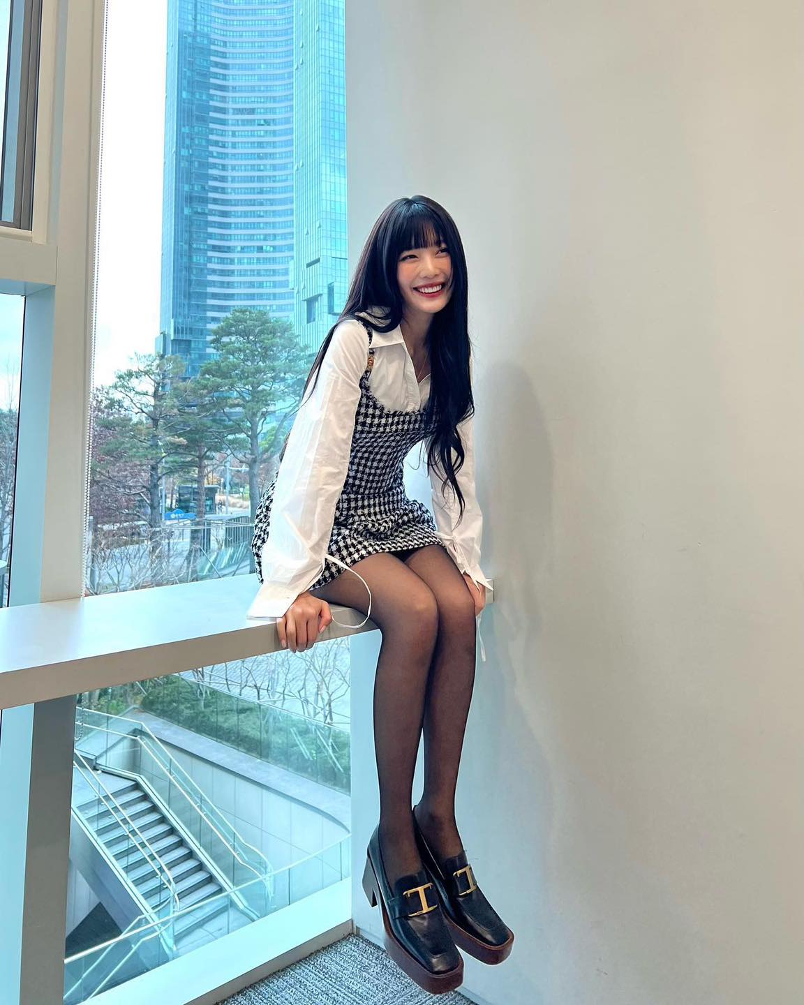 봄셔츠 레이어드 꿀조합 5가지👔
셔츠 하나로 클래식 무드부터 힙한 봄코디까지🌱 다양하게 입자
1. 셔츠 + 니트
2. 셔츠 + 니트조끼
3. 셔츠 + 미니 원피스
4. 셔츠 + 뷔스티에
5. 셔츠 + 니트 튜브탑 이미지