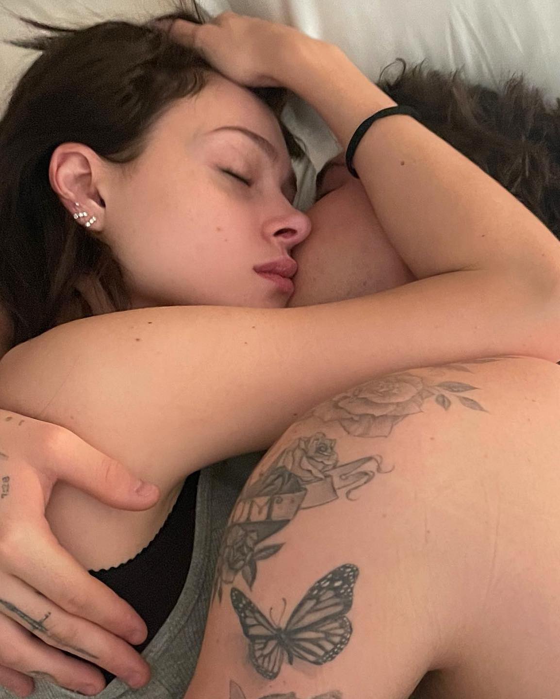 감성 가득한 베컴 부부의 일상👩🏻‍❤️‍👨🏻
하이틴 주인공들의 행복한 결말같은 커플🖤 우리도 @이렇게❤️‍🔥 이미지7