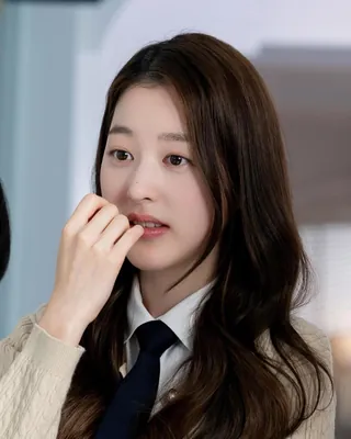 장원영 배우 버전🐰💖@장다아
피라미드 게임에서 미친 연기력으로 핫한 원영이 언니 장다아🤍 이미지