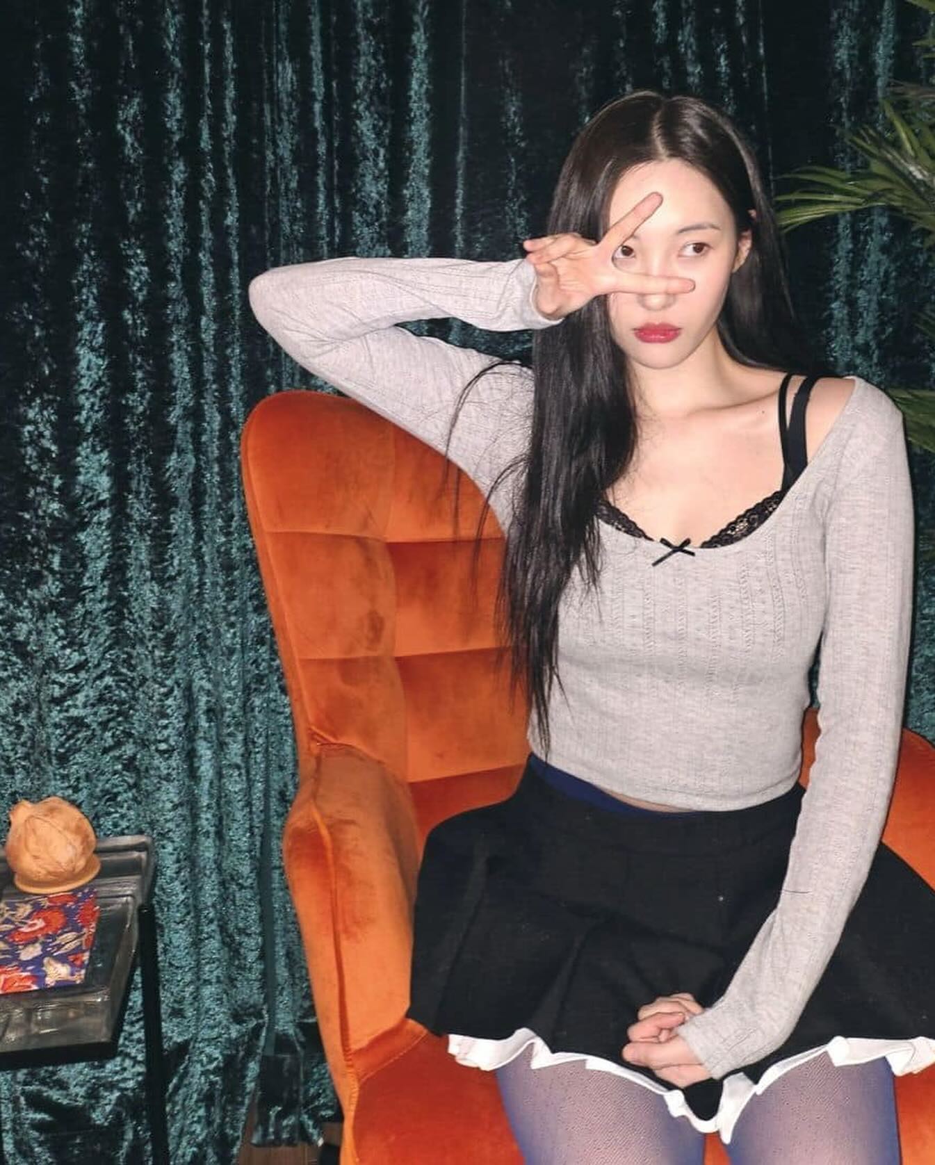 짧치에 스타킹 신기 좋은 날씨🩶🤍 이미지