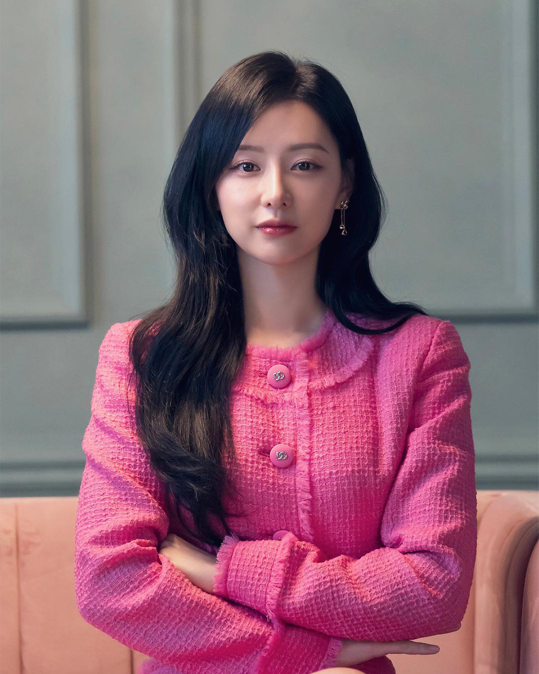 요즘 가장 핫한 홍해인 코디🤎🤍
눈물의 여왕 김지원👑 참고하면 좋은 단정하고 고급진 출근룩👩🏻💼 이미지5