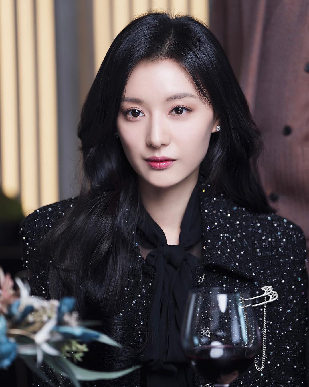 요즘 가장 핫한 홍해인 코디🤎🤍
눈물의 여왕 김지원👑 참고하면 좋은 단정하고 고급진 출근룩👩🏻💼 이미지7