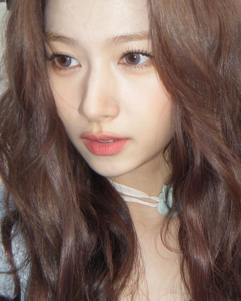 여돌 메이크업 필수🖤 언더래쉬
아래 속눈썹도 마스카라로 풍성하게😙 또렷한 눈매 이렇게🫶🏻 이미지