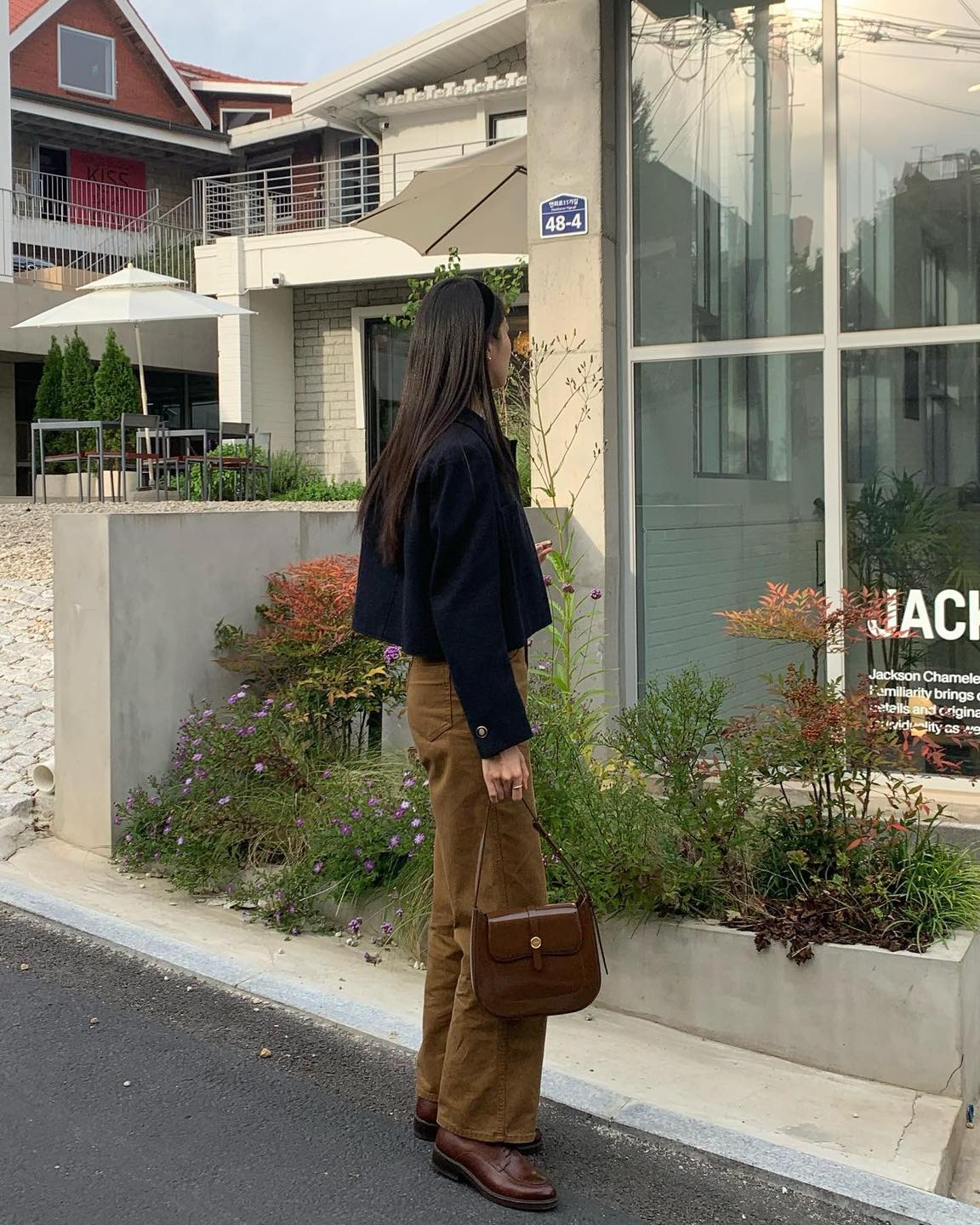 민하의 봄로퍼 감성 스타일링👞🖤 이미지8