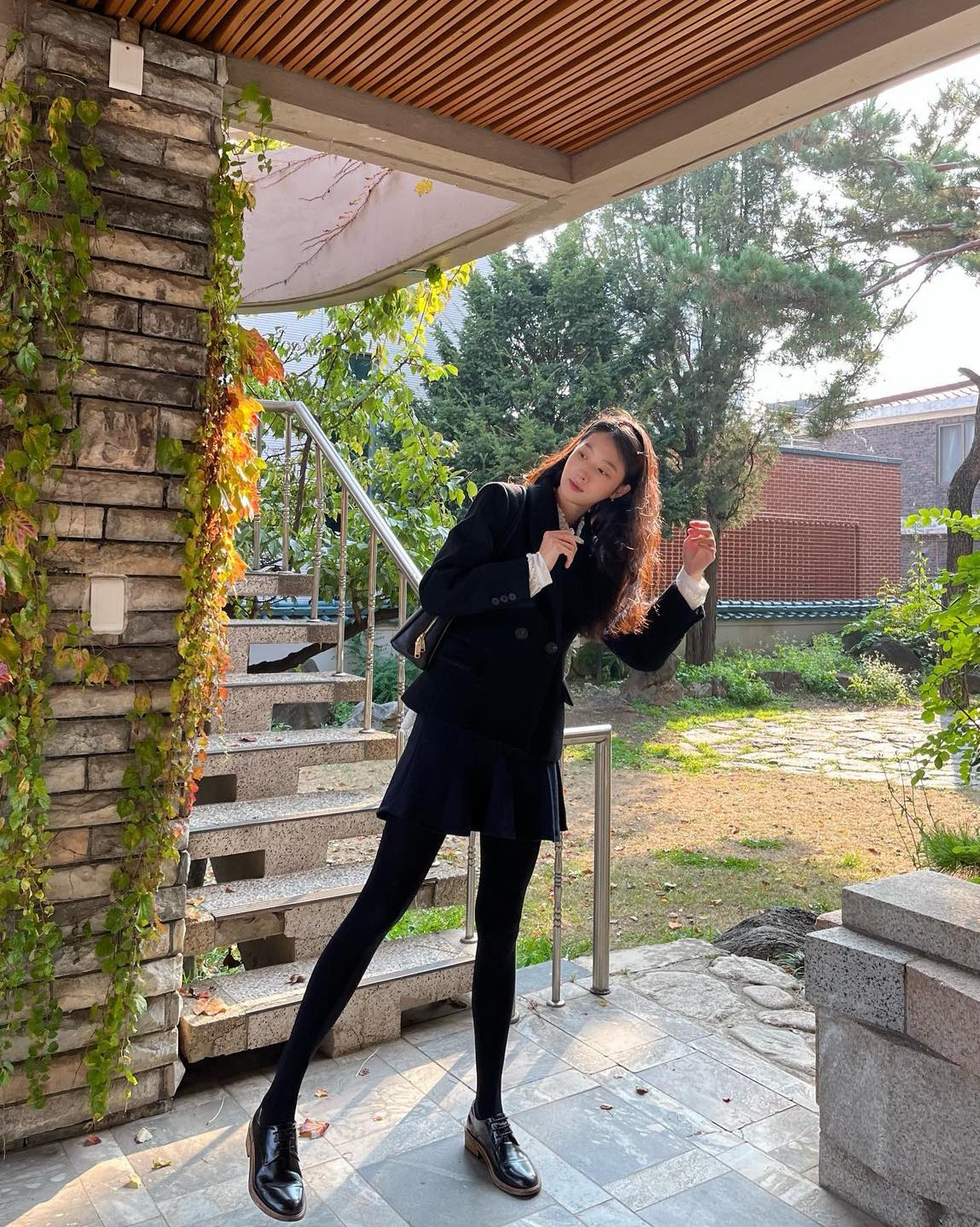 민하의 봄로퍼 감성 스타일링👞🖤 이미지4