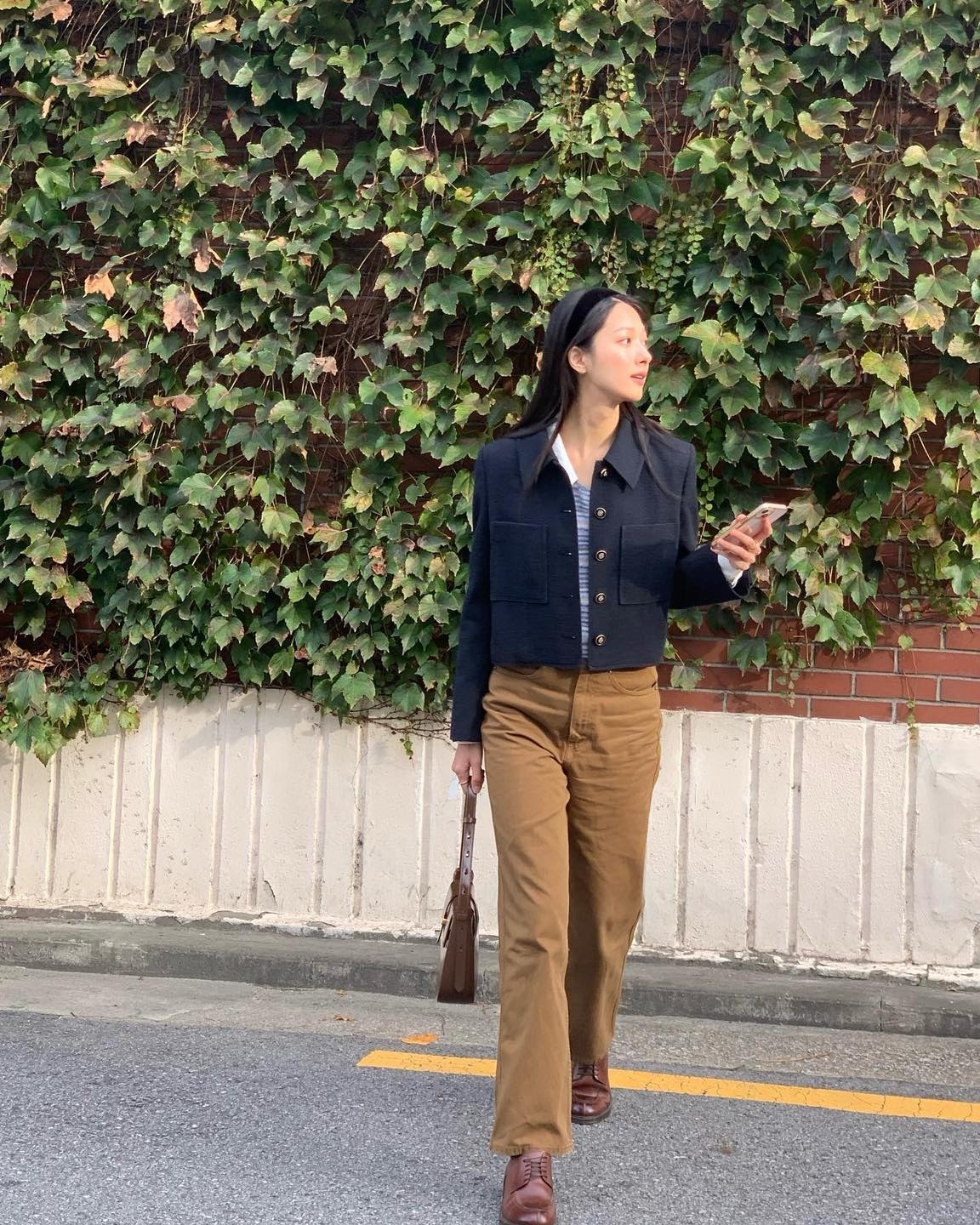 민하의 봄로퍼 감성 스타일링👞🖤 이미지2