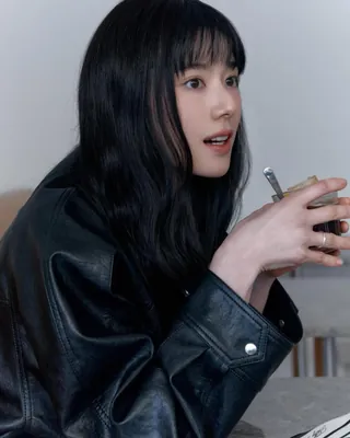 핫한 열애설의 주인공🖤@정은채
그녀의 무드 있는 자켓 활용법✔️ 올봄 감성 자켓 코디 따라해✨ 이미지