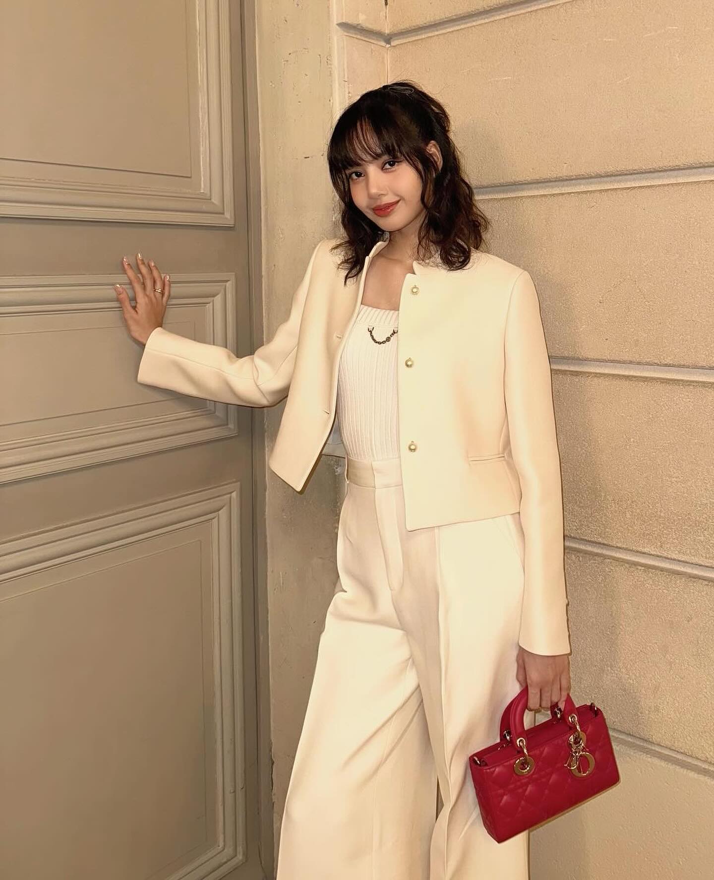 담주 출근룩은 자켓+흰바지로🤍 이미지