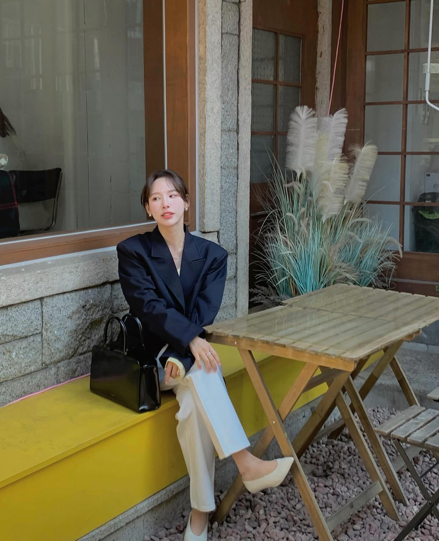 담주 출근룩은 자켓+흰바지로🤍 이미지