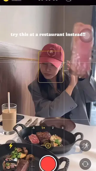 요즘 음식 인증샷은 요롷게🍽️🍖
흔한 갬성샷 놉!🙅♀️이번주에 만나서 이렇게 @찍어볼래? 이미지