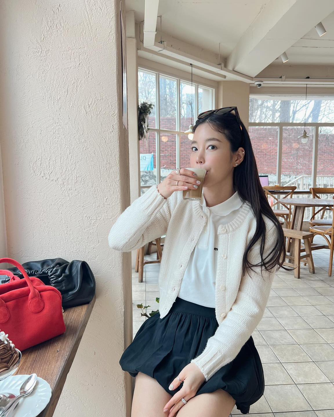 올해 치마는 풍성한 벌룬 스커트🎈 이미지