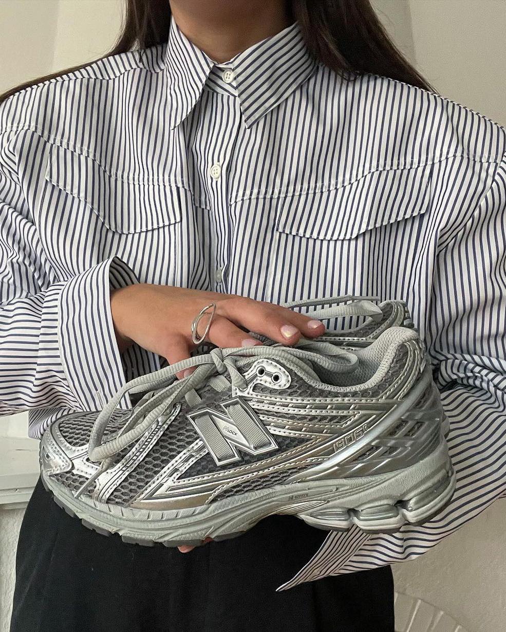소라언니🩶🖤러블리룩+뉴발
뉴발란스 1906R👟데일리로 편하고 힙한 포인트@따라해 🙌🏻 이미지7