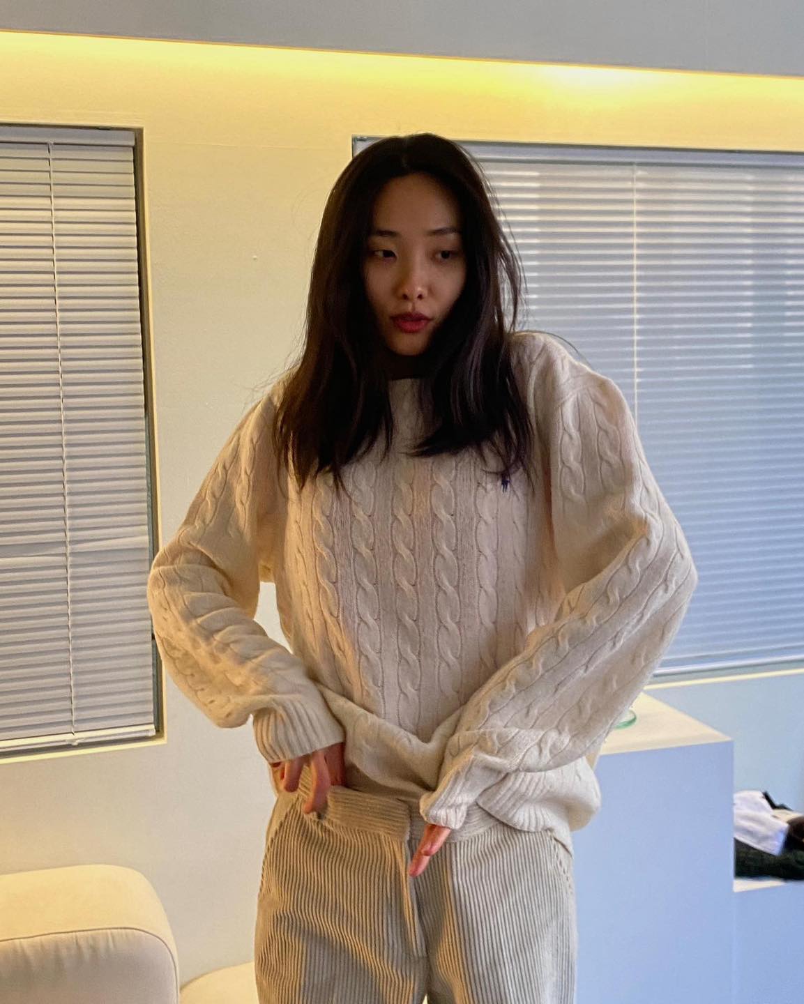 오트밀 케이블 니트로 포근하게🥠 이미지9