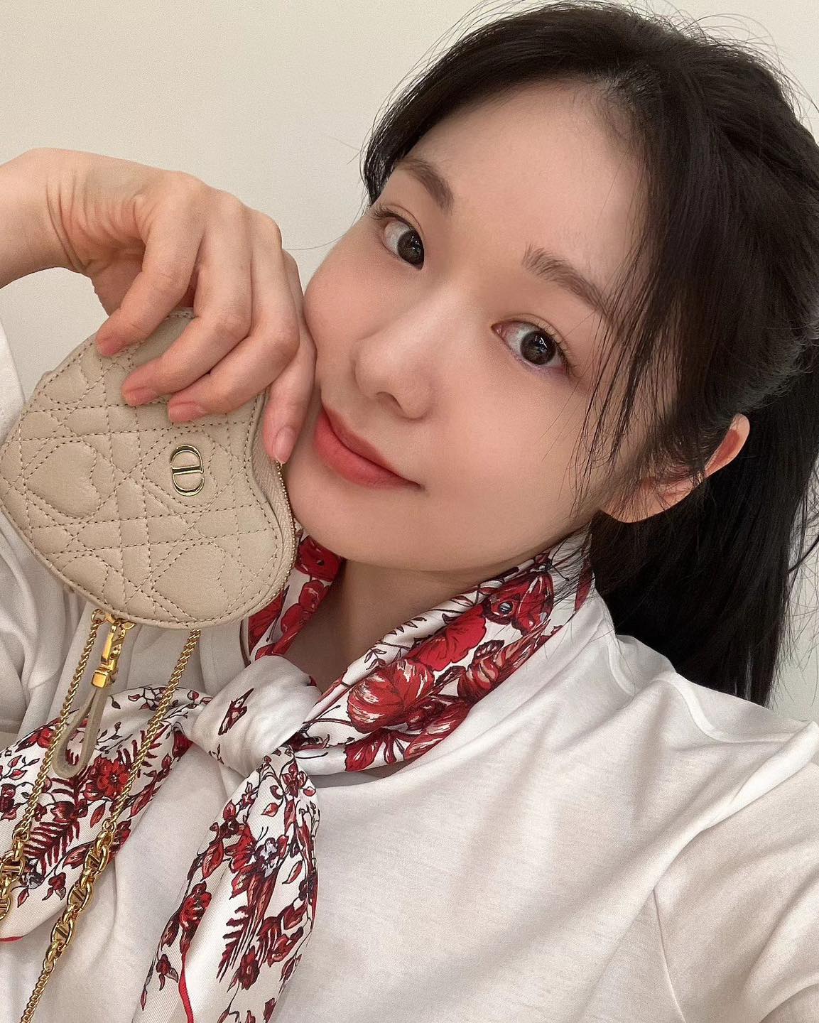 쌀쌀한 봄날씨엔 스카프 더하기☺️ 이미지6