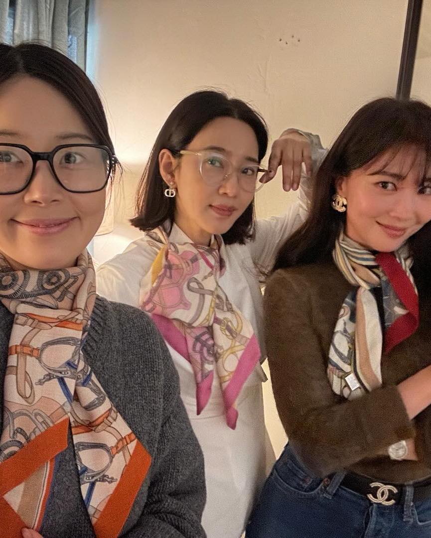 쌀쌀한 봄날씨엔 스카프 더하기☺️ 이미지4
