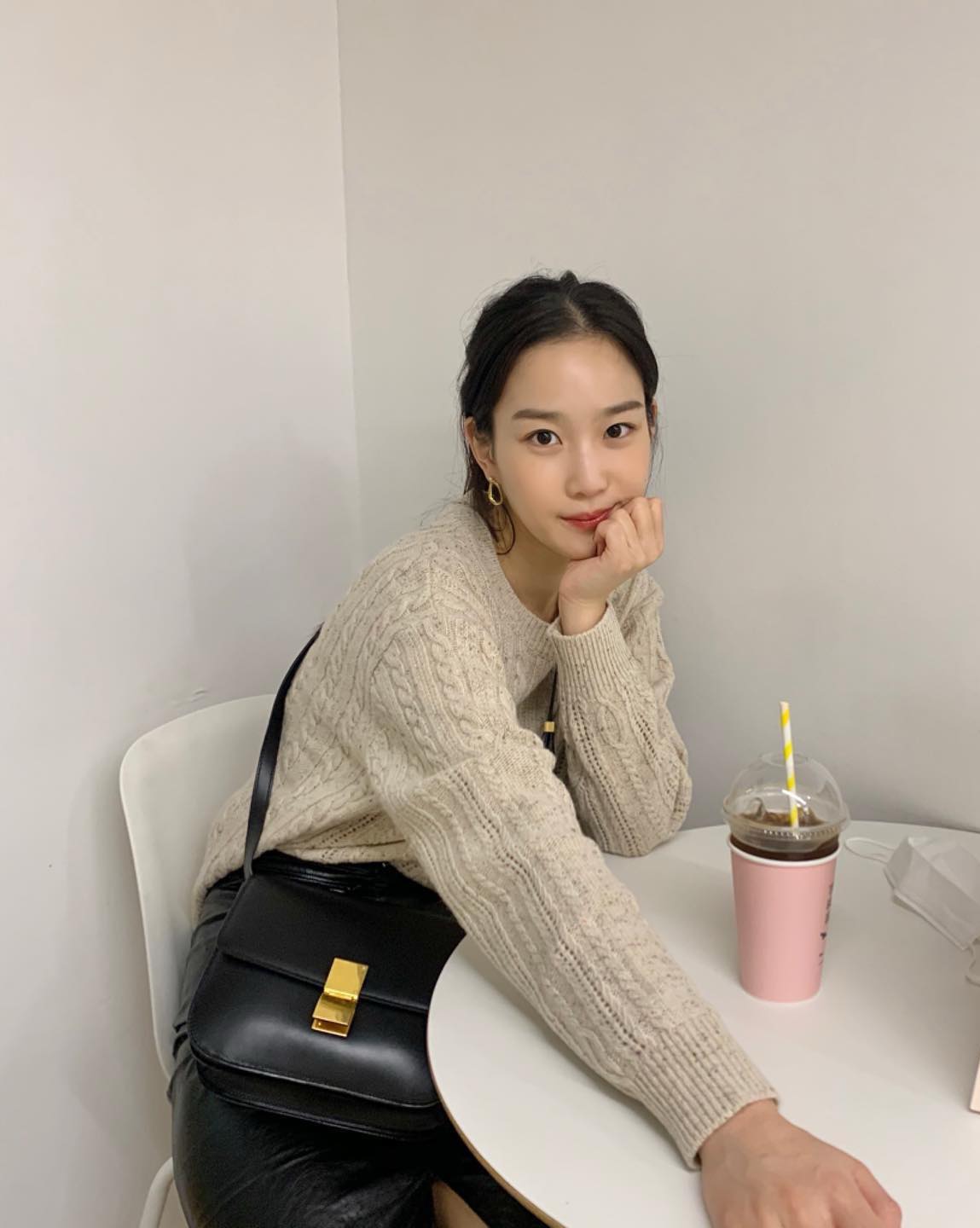 오트밀 케이블 니트로 포근하게🥠 이미지