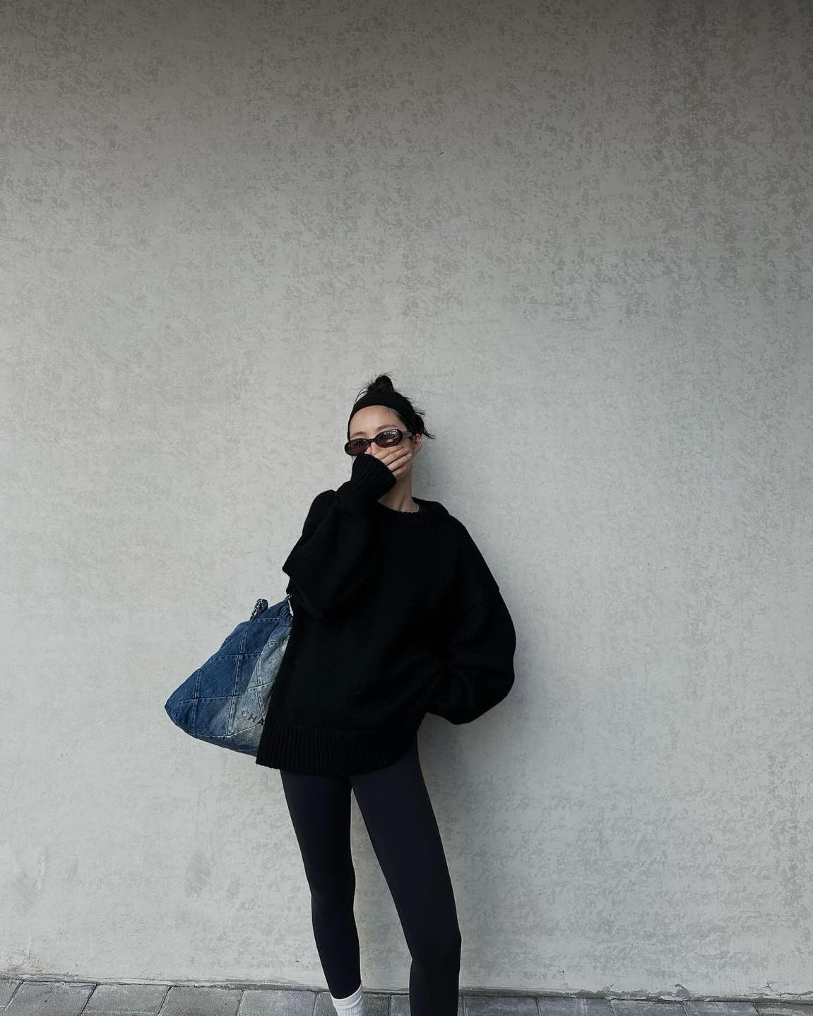 셀럽들의 샤넬 22백 컬러 픽🩵💙
송하윤, 손나은, 서현, 제니의 봄 시즌 데님백👖 @빈티지무드 이미지2