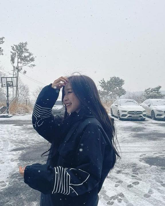 원마일웨어로 좋은 아디다스🖤🤍
올봄 스포티룩 완성시켜 줄 아이다스 필수템 3가지 추천☑️

1. 아디다스 바람막이

2. 아디다스 트랙탑

3. 아디다스 트랙 팬츠 이미지3