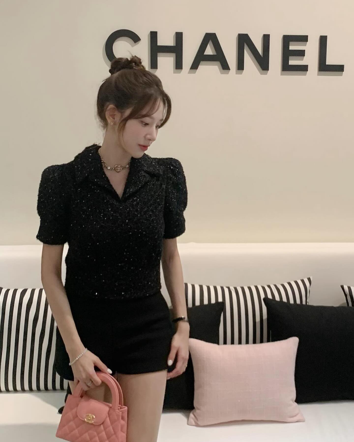 봄에 찰떡인 샤넬 캔디 컬러 백🍭 이미지