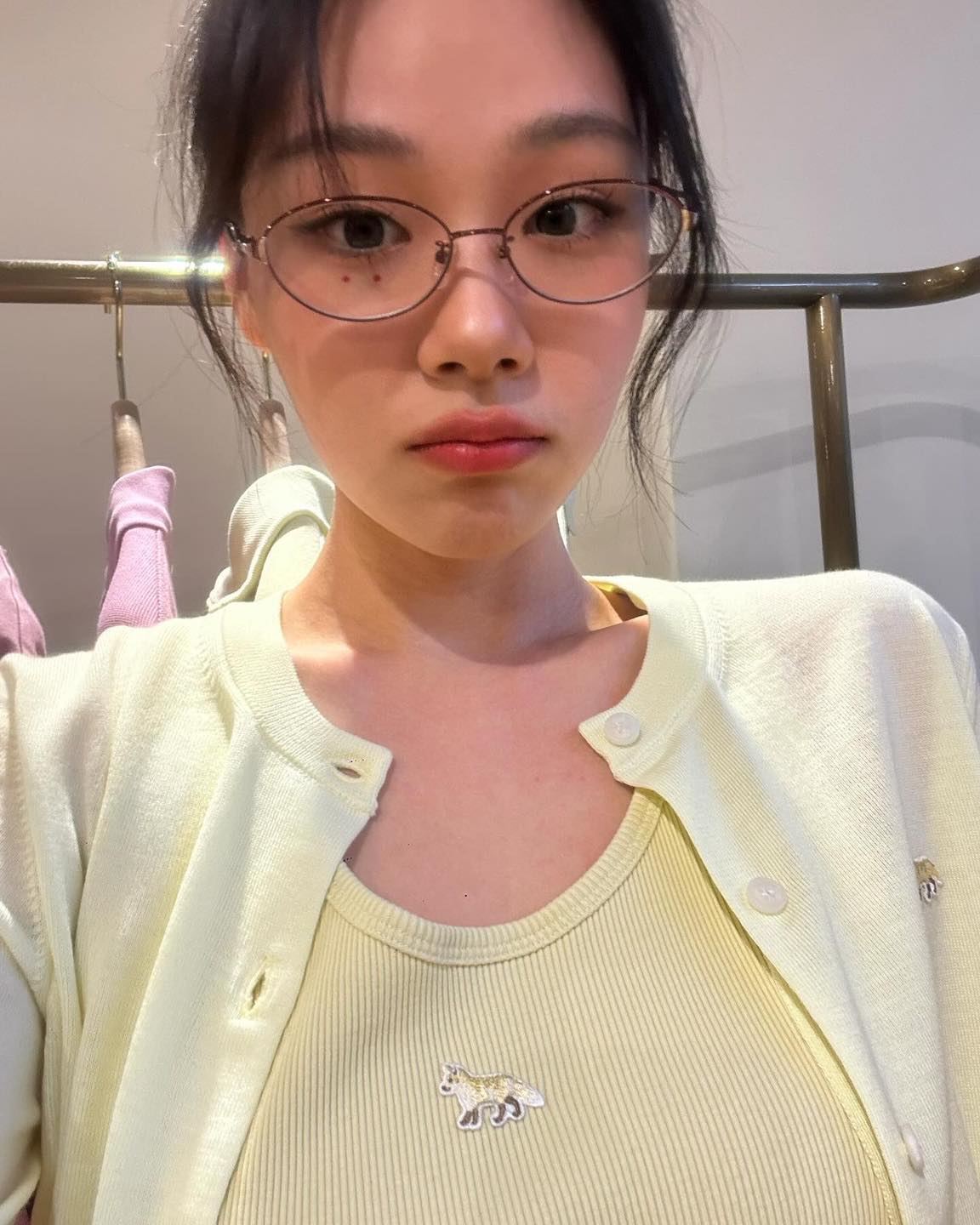상큼뽀짝한 이번 메종키츠네🍋
베이비폭스 컬렉션🦊언니들처럼 올봄 귀엽고 상큼하게🌸 이미지1