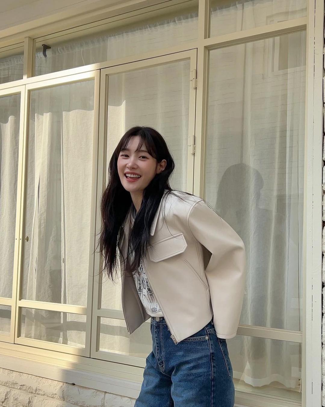 지금 날씨에 딱인 레더자켓🤍🖤 
4월 아우터 추천✔️올봄 트렌드를 완성시켜 줄 필수템 @어때🌸 이미지3