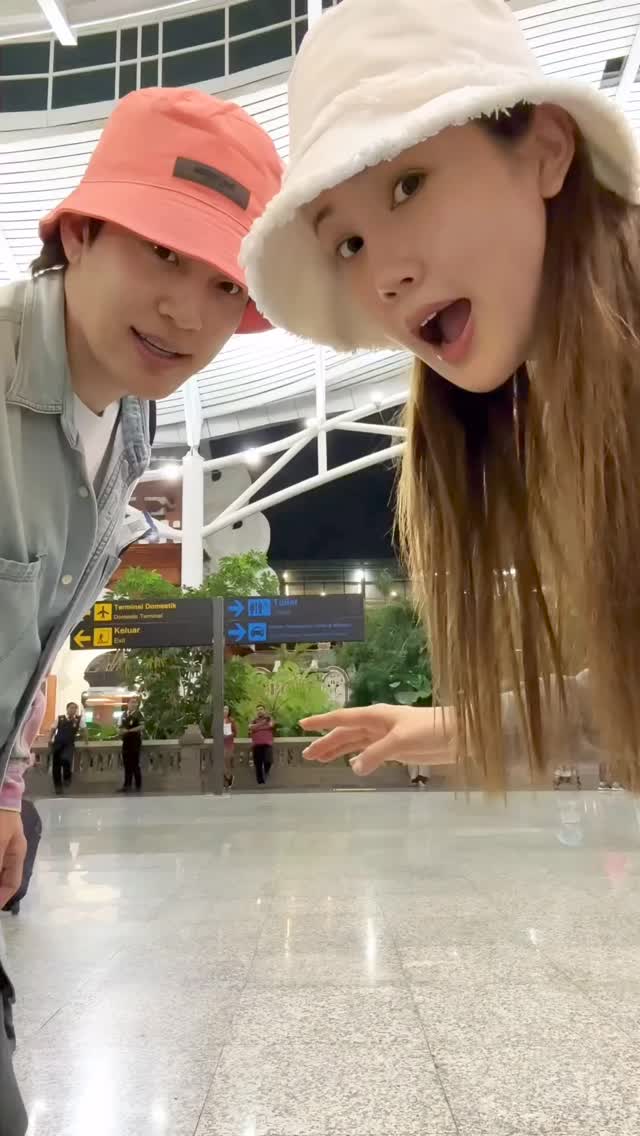 이다해 세븐 커플의 발리 여행❤️✈️
마주보고 손뼉치며 여행 즐기는 릴스 우리도 @도전하자😍 이미지