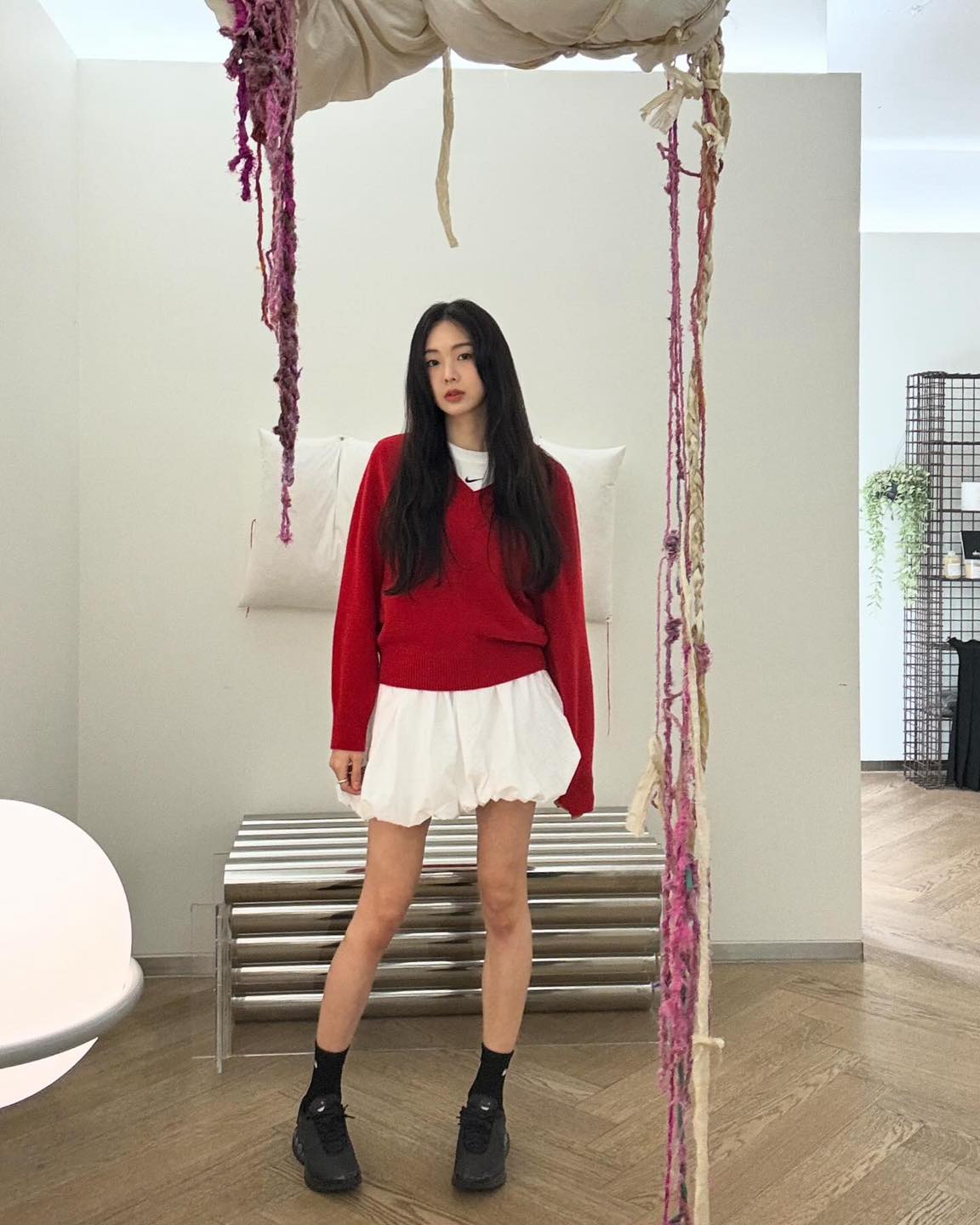 핫한 벌룬스커트 코디법 3가지🎈
올봄 트렌드템 벌룬스커트 스타일링 이렇게만 따라해요❤️🤍

1. 니트와 함께 매치하여 캐주얼한 봄 코디

2. 자켓과 함께 매치하여 시크한 봄 코디

3. 가디건과 함께 매치하여 러블리한 봄 코디 이미지