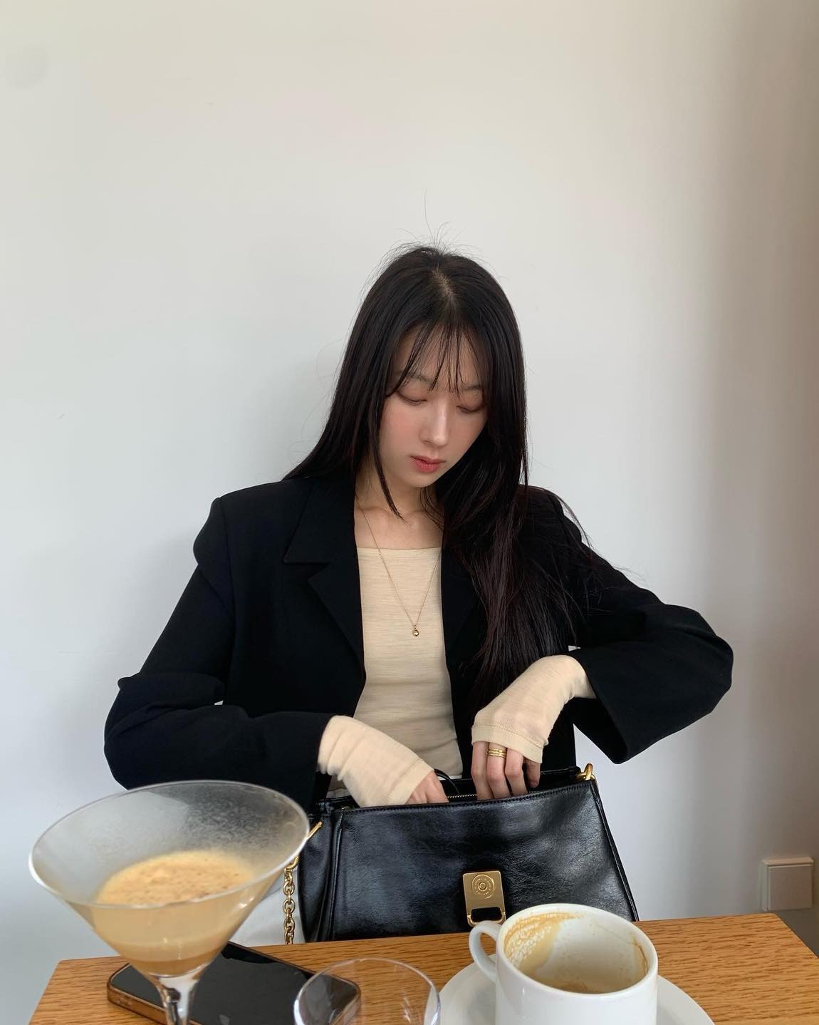 블랙 자켓으로 알찬 봄코디🖤🤍 이미지3