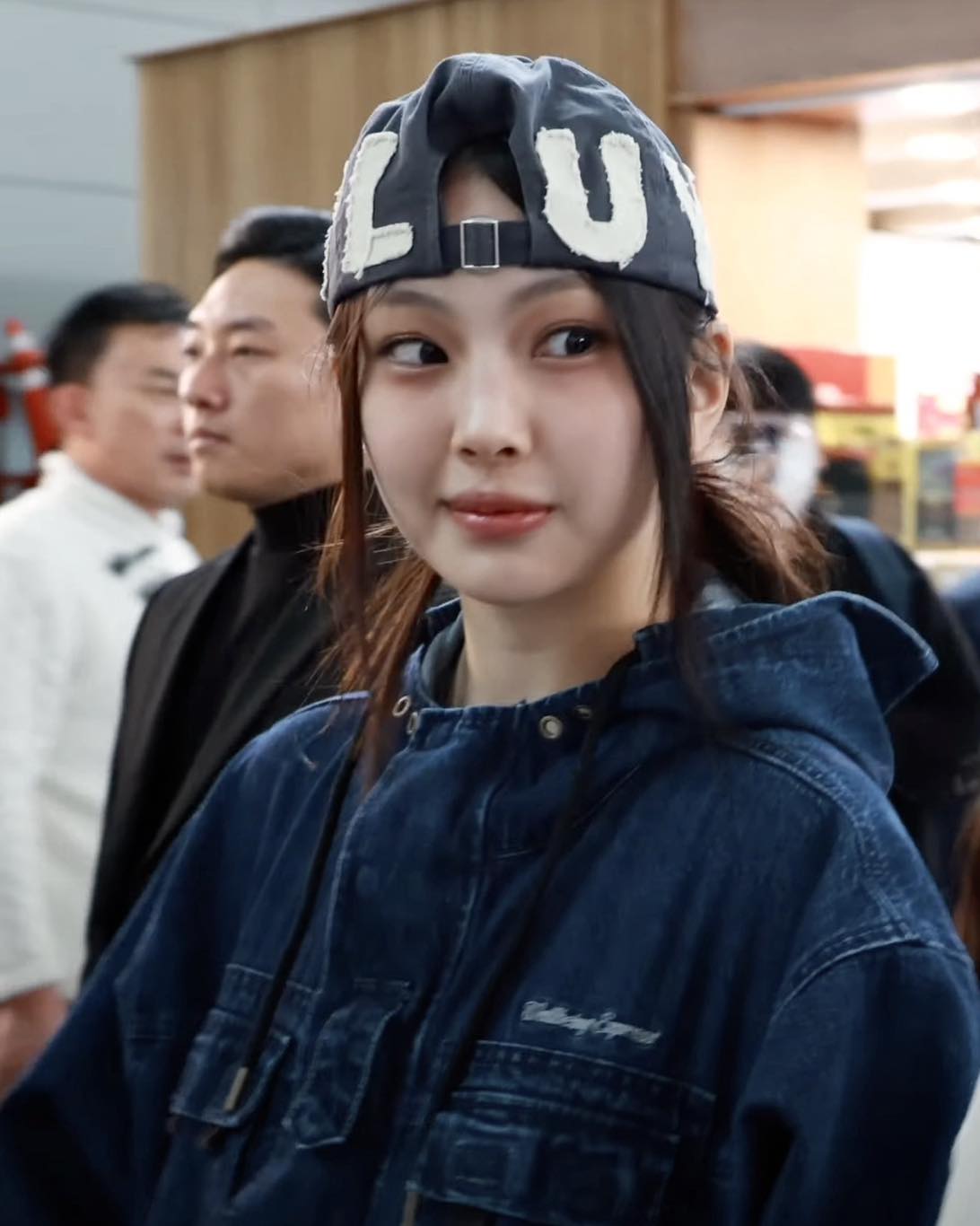 셀럽들의 요즘 핫템🧢썬러브 볼캡 이미지