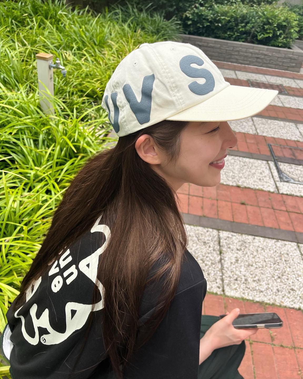 셀럽들의 요즘 핫템🧢썬러브 볼캡 이미지2