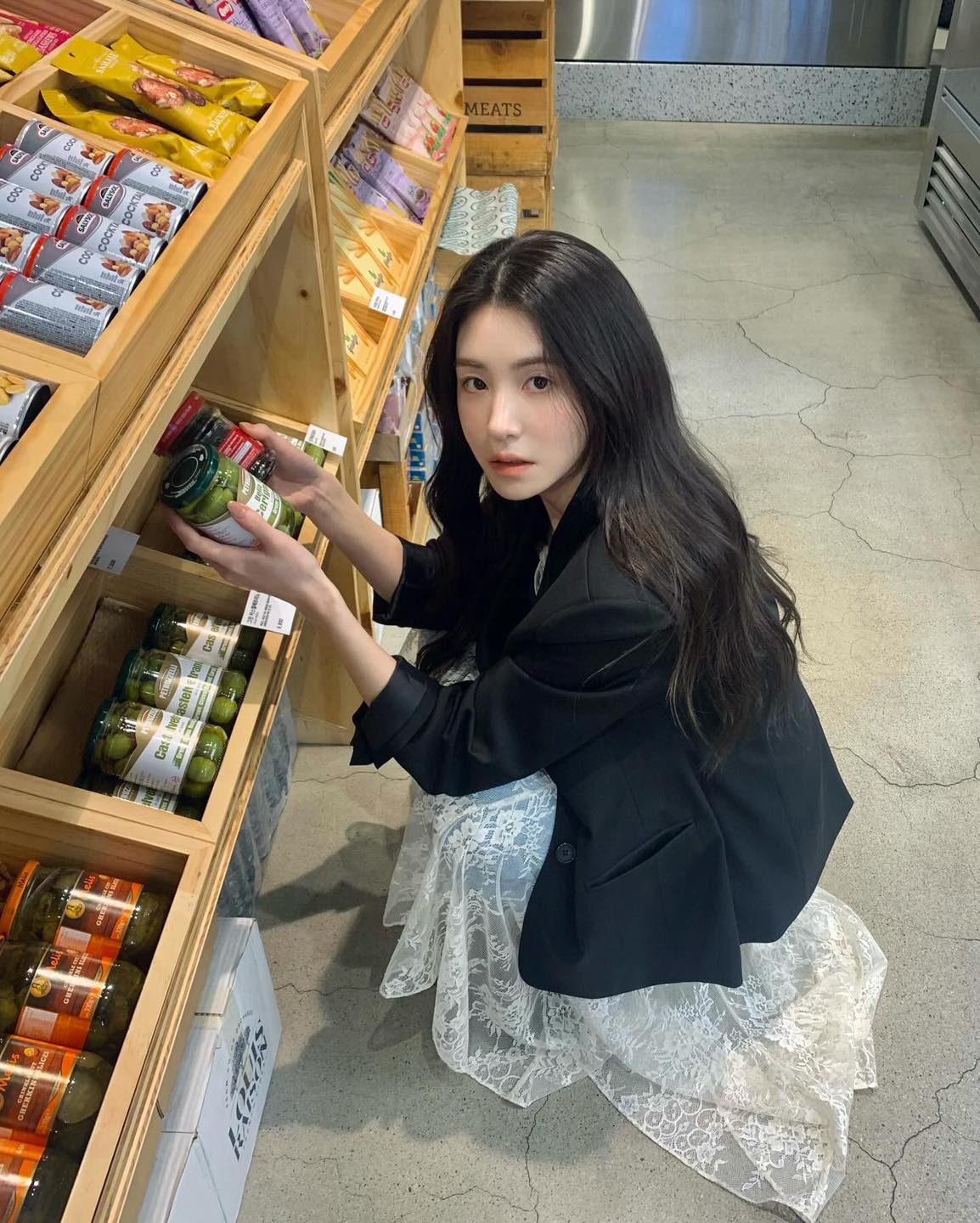 블랙 자켓으로 알찬 봄코디🖤🤍 이미지