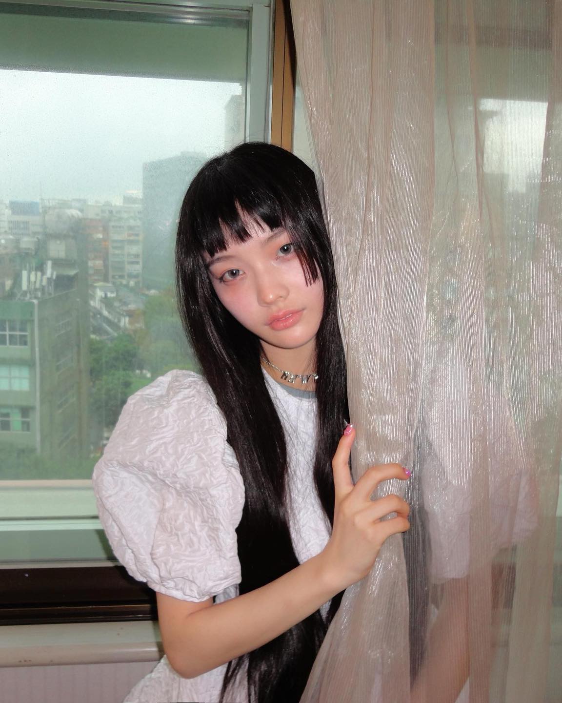 회색 렌즈와 찰떡인 핑크립💋🩶
채도 낮은 핑크 톤으로 분위기 더하기🩰 셀럽 메이크업@따라해 이미지8