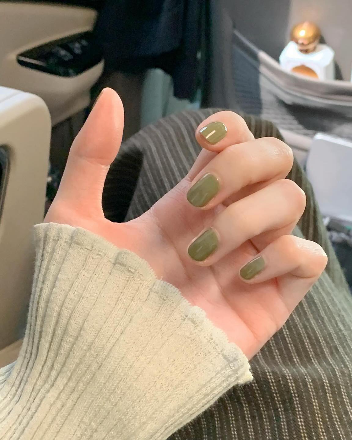 발색 이쁘다는 강민경 네일💅🏻
포트레♥️ 봄에 잘 어울리는 수채화 느낌의 네일 컬러🎨 @이뻐 이미지7