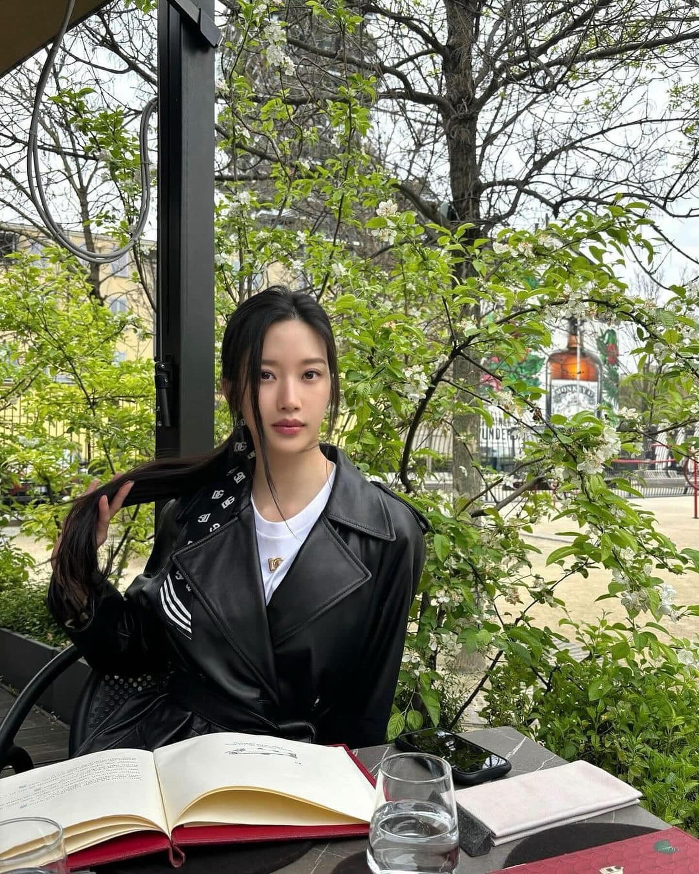 봄헤어 포인트로 스카프 활용🪄 이미지