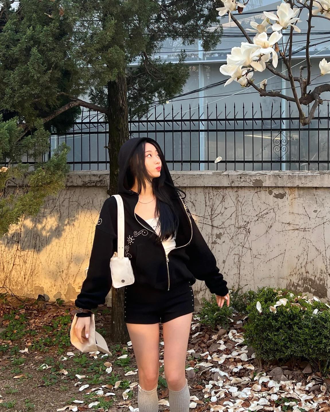 경리가 애정하는 봄 데일리 백🤍
리본 포인트의 아크네 스튜디오 멀티 포켓 백👜🎀 235만 원 이미지5