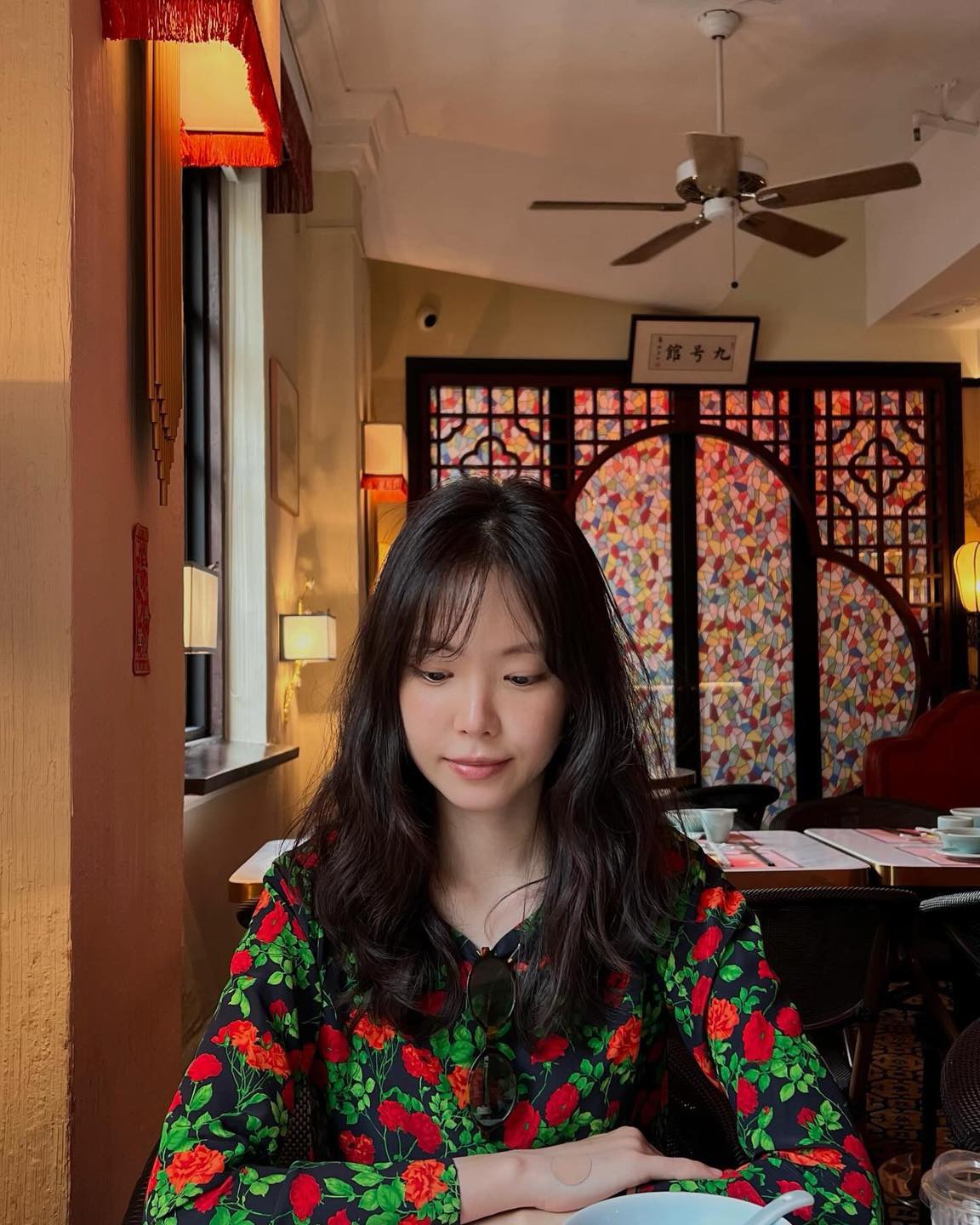 감성 가득🇭🇰손나은 홍콩 여행룩
홍콩 바이브 제대로 담긴 여행 코디🖤손나은만의 시크룩🌹 이미지