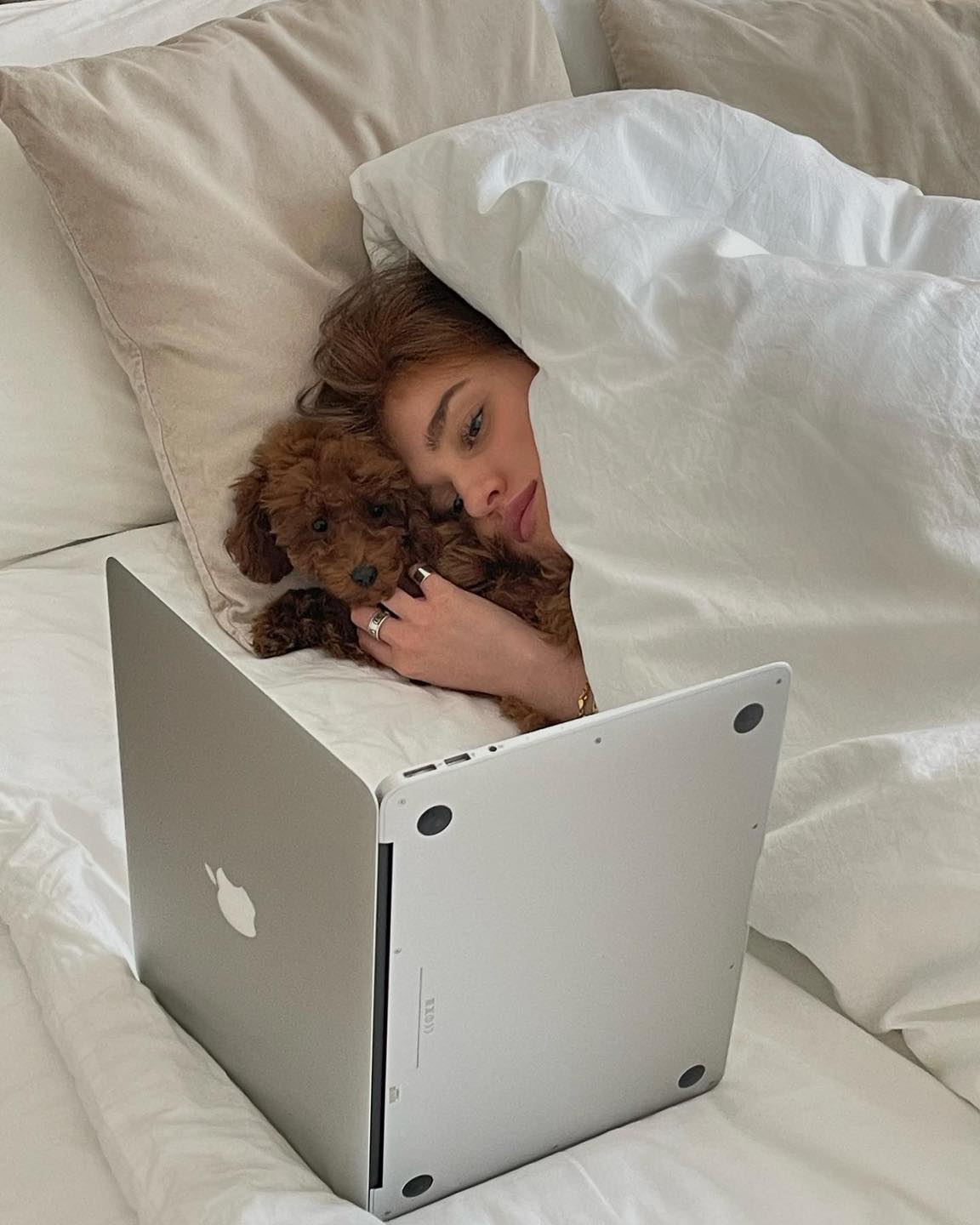 오늘은 투표하고 침대에서 휴식🛌 이미지