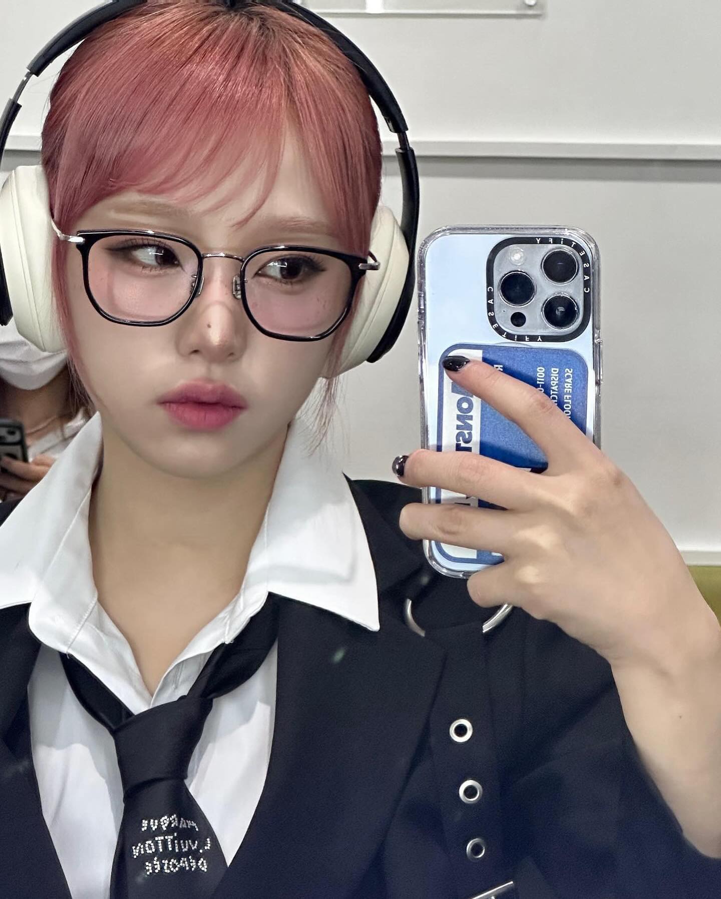 안경이 정말 유행인가봐🤓💞 이미지4