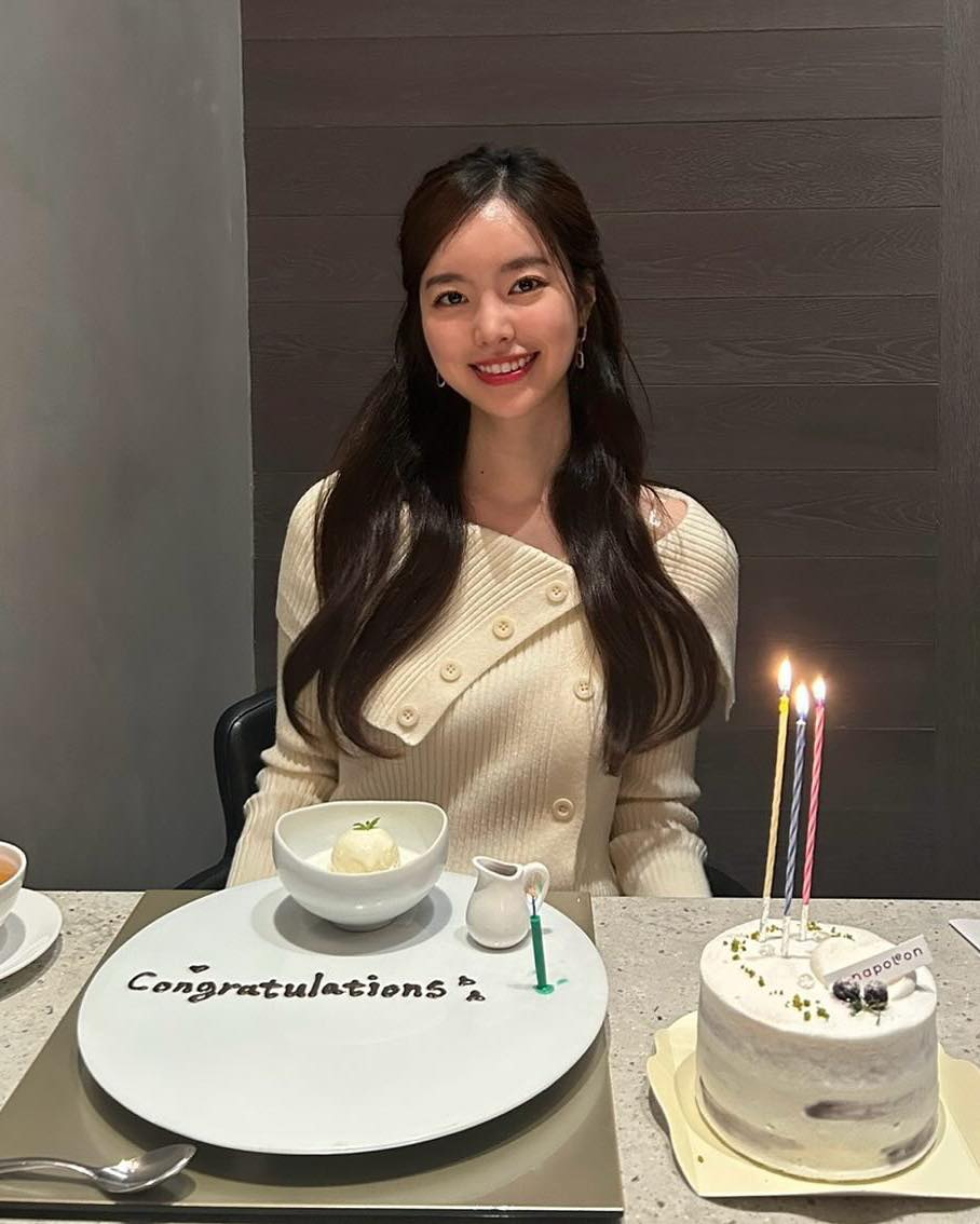 진세연의 봄니트 스타일링🌼🤍
무드에 따라 러블리부터 힙한 캐주얼 스타일링까지🙌 이쁘다💛 이미지4