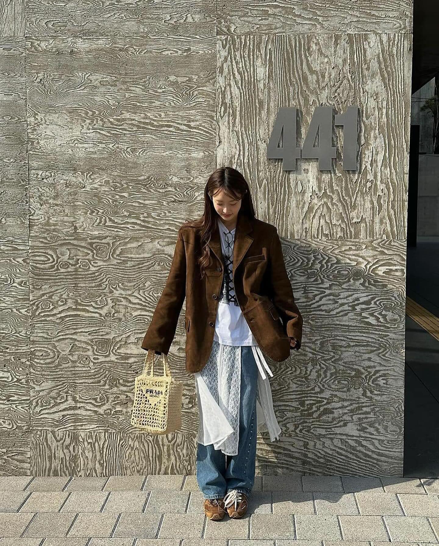 올봄 필수템은 화이트 시스루🤍
바지에 레이어드 스타일링으로 트렌디한 포인트✔️@따라해🙌🏻 이미지6