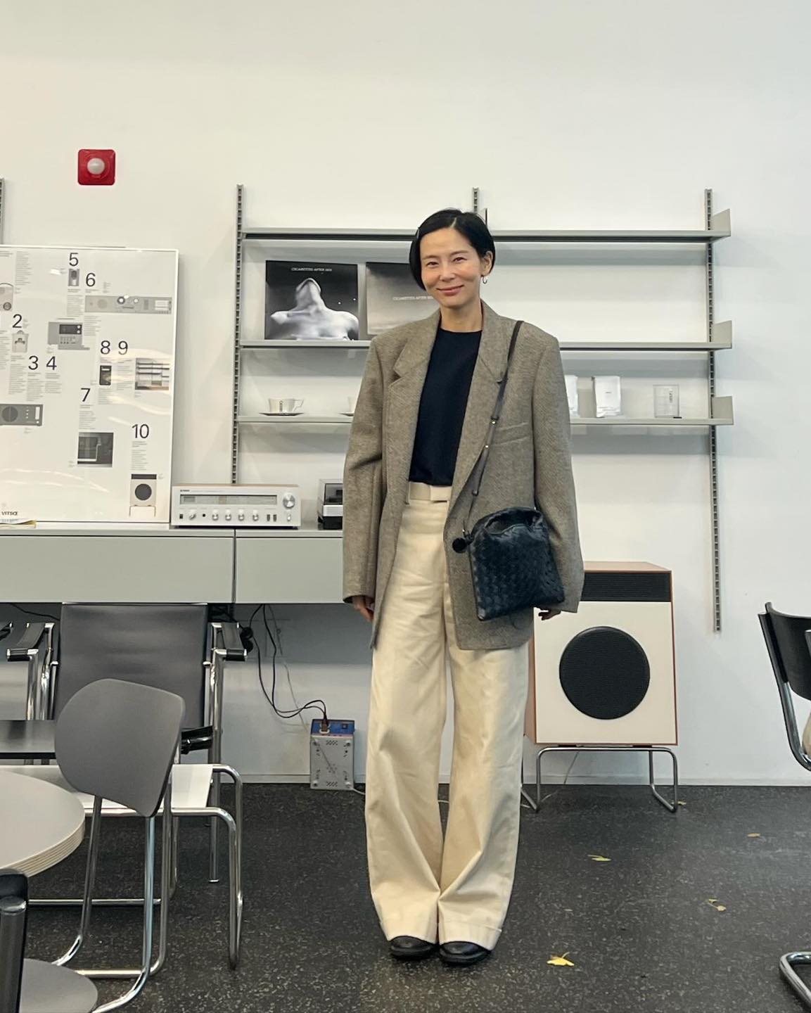 회색 블레이저로 시크 봄코디🩶 이미지9