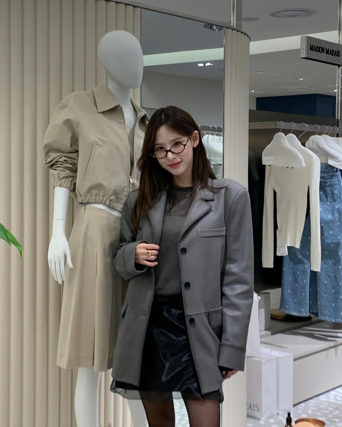 회색 블레이저로 시크 봄코디🩶 이미지6