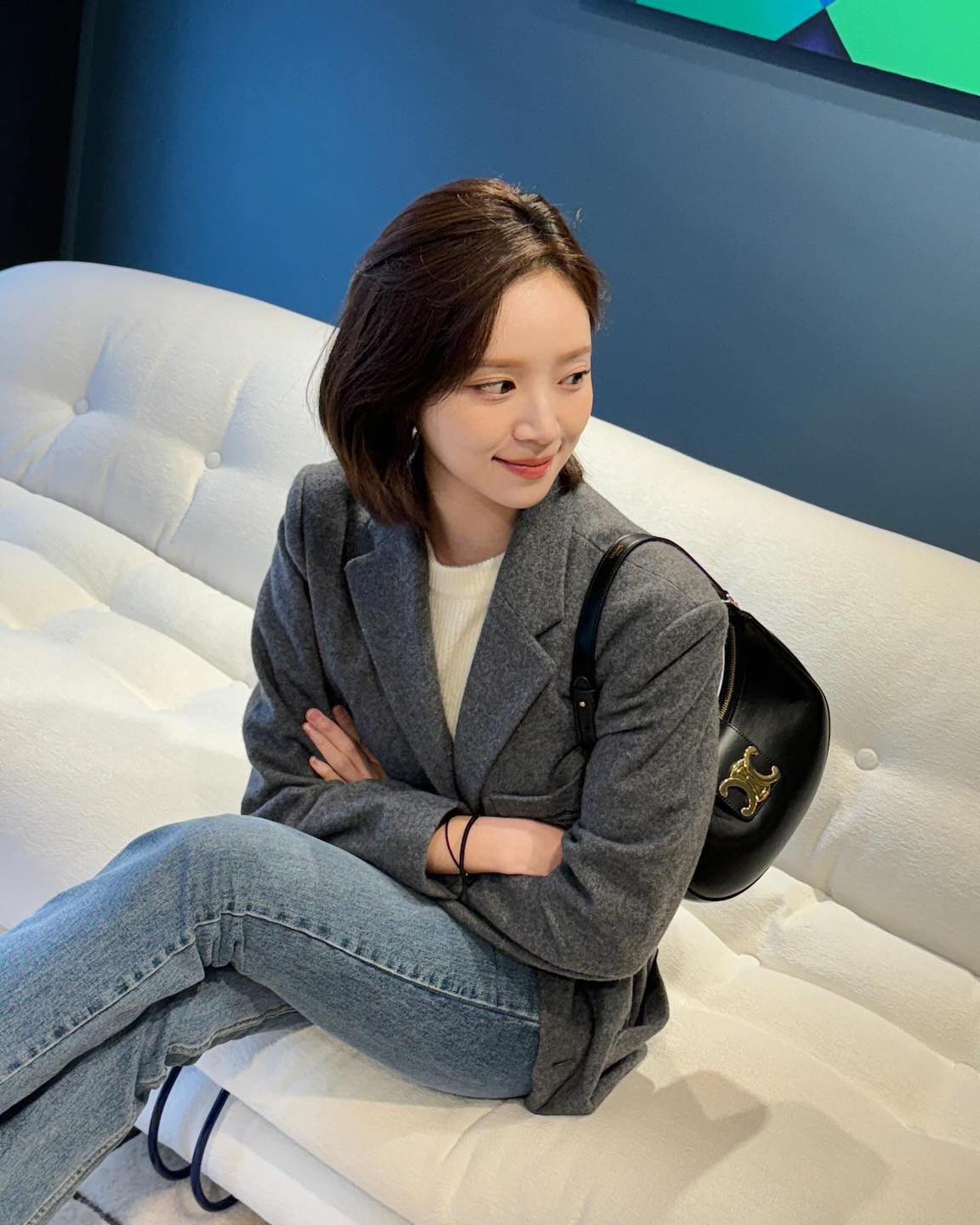 회색 블레이저로 시크 봄코디🩶 이미지8