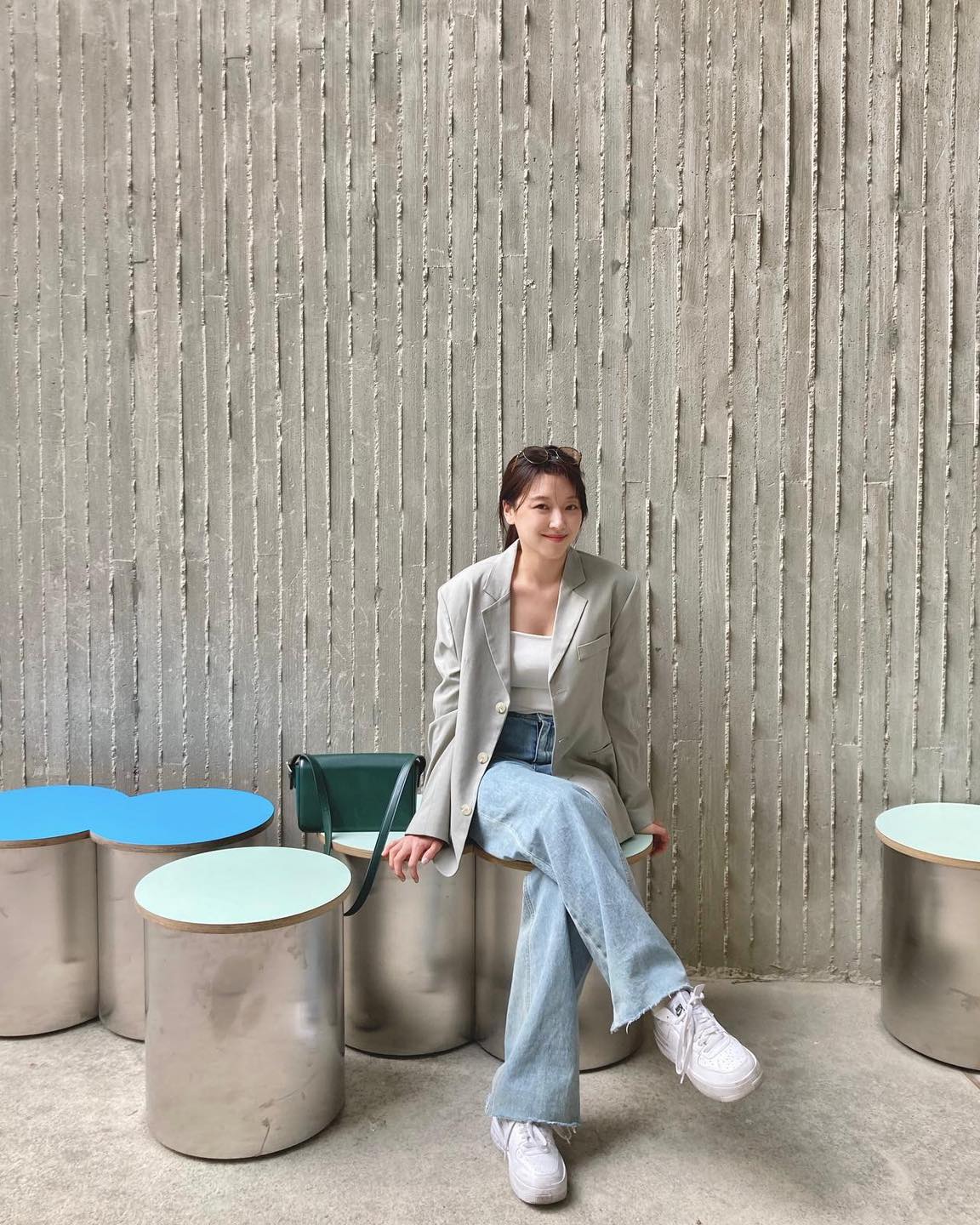 회색 블레이저로 시크 봄코디🩶 이미지7