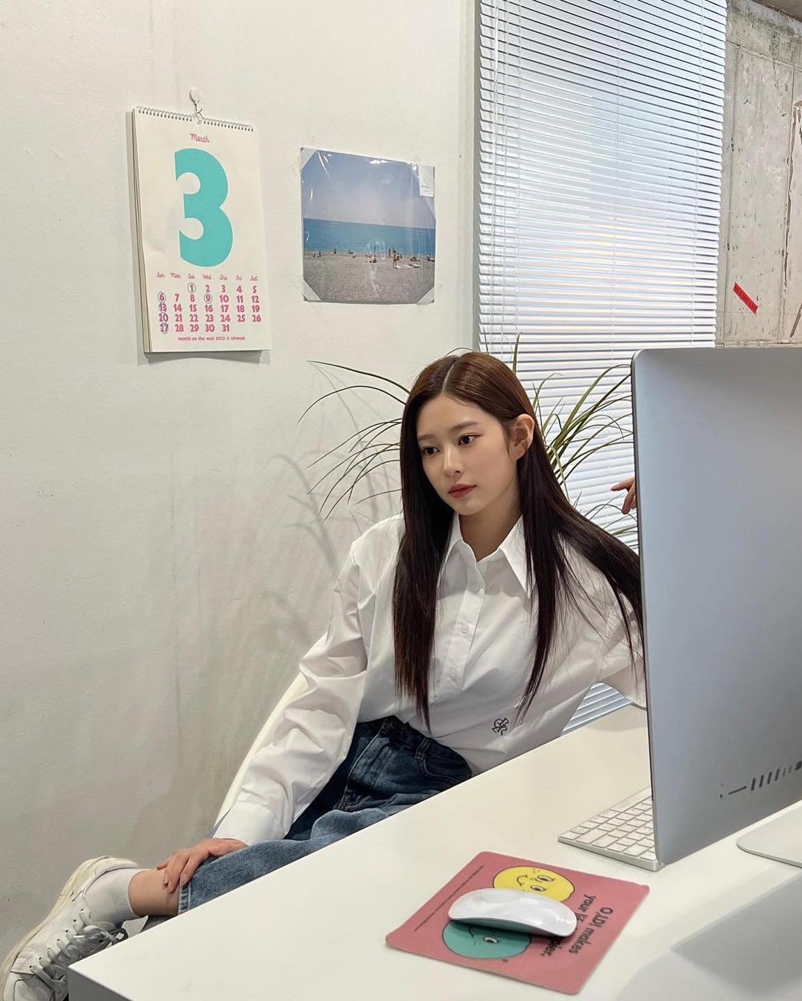 봄에는 역시 흰셔츠+데님🤍💙 이미지