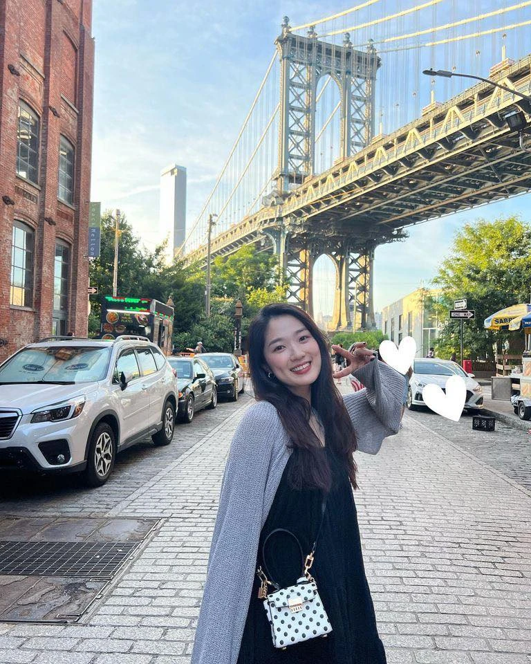 러블리 매력🐥🩶김혜윤 가디건룩 이미지1