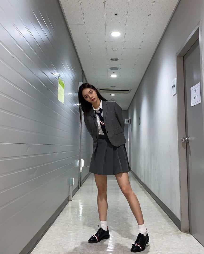 톰브라운 플리츠로 프레피무드🩶 이미지2