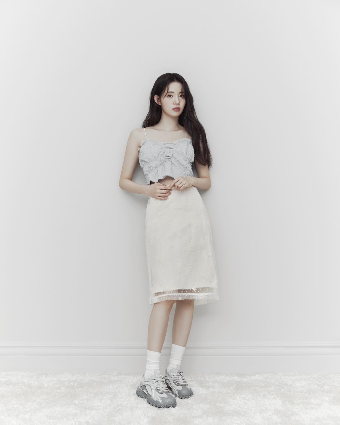 요즘 핫한 신발🩶휠라 에샤페
전여빈&신시아 에샤페 실버문👟📆25일 드뎌 리스탁 #광고

이번 봄, 출시 직후 솔드아웃 되며 많은 사랑을 받고 있는 휠라의 에샤페 ‘실버문’이 오는 25일 리스탁됩니다. 재입고 소식과 함께 에샤페 실버문과 그레이 컬러를 착용한 배우 전여빈과 신시아의 화보도 공개되었는데요. 심플하고 포멀한 룩부터 페미닌한 발레코어 룩까지 각자의 매력으로 다양하게 소화했죠.

슬라이드를 넘겨 전여빈과 신시아의 다양한 스타일링을 확인해 보세요! 🔍 이미지4
